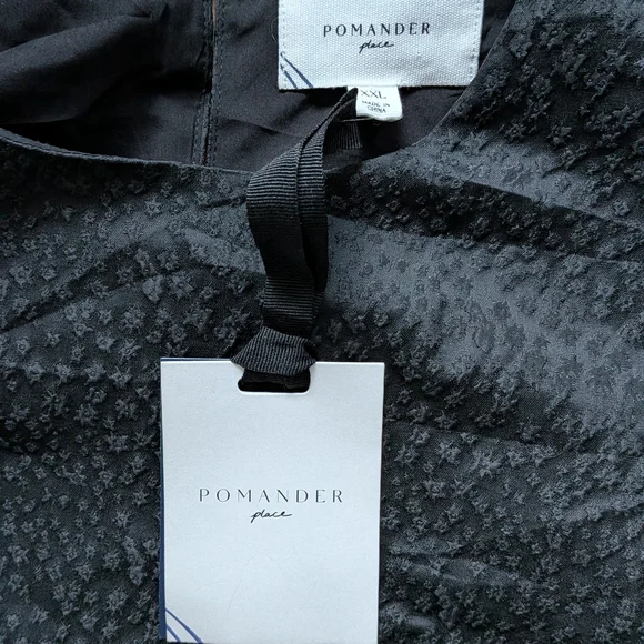 Pomander Place Elegant Black Textured Blouse - Picture 2 of 4